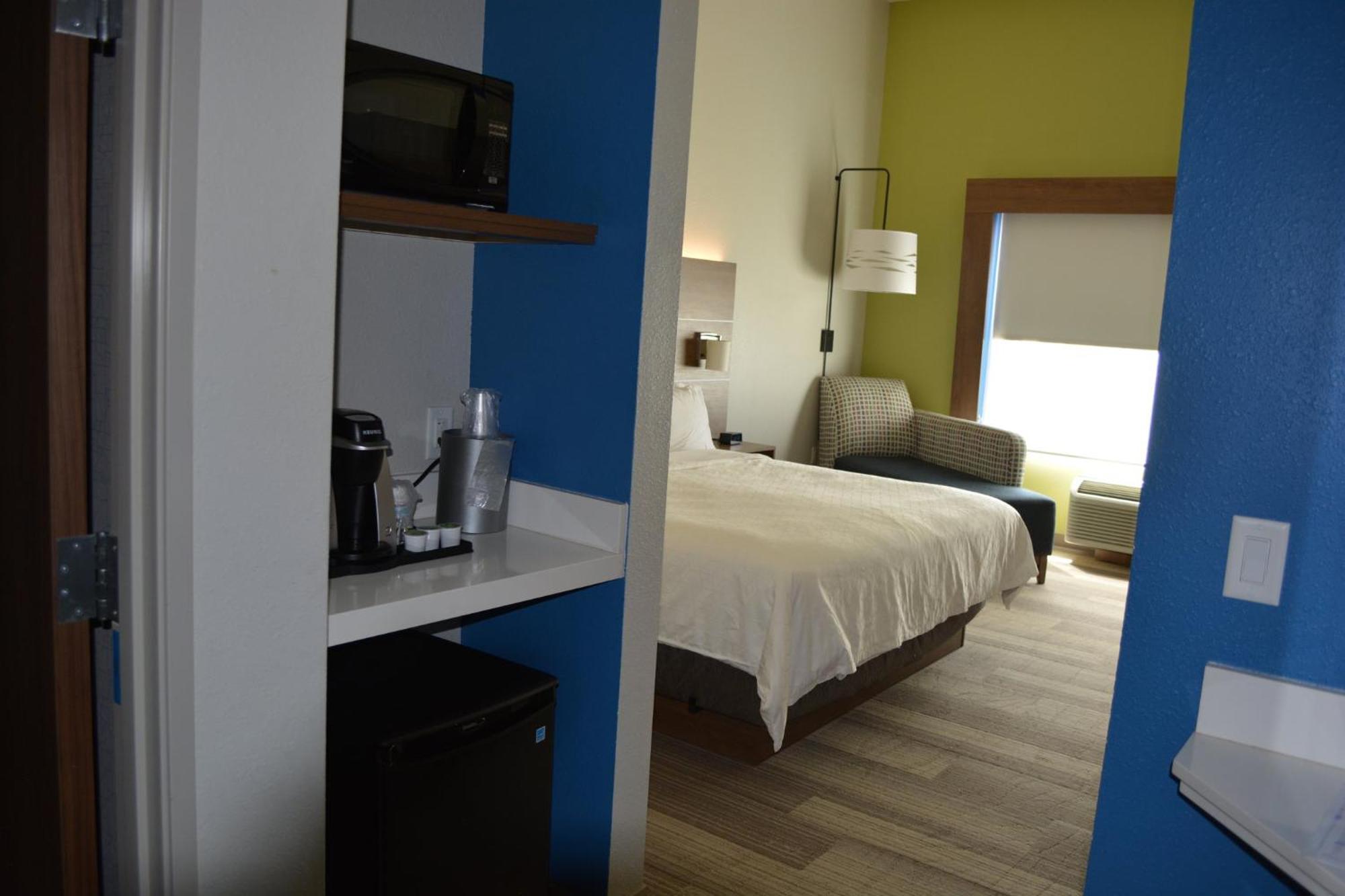 Holiday Inn Express & Suites Liberal Dış mekan fotoğraf