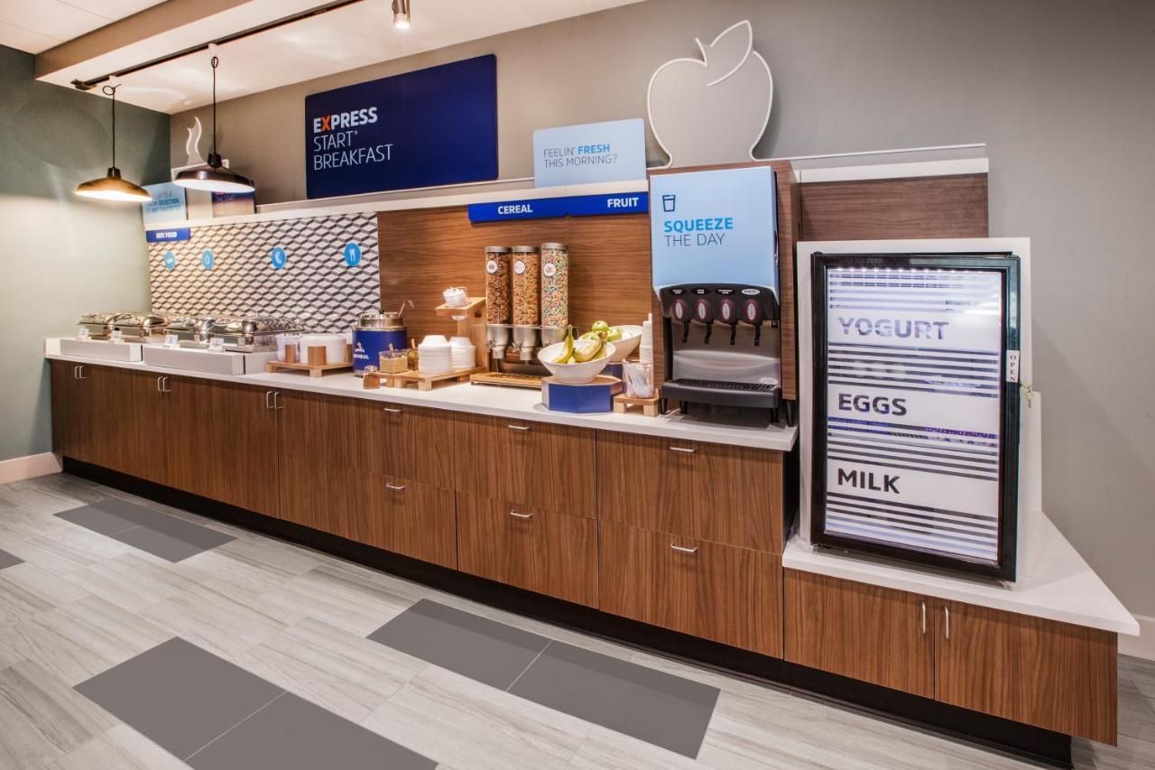 Holiday Inn Express & Suites Liberal Dış mekan fotoğraf