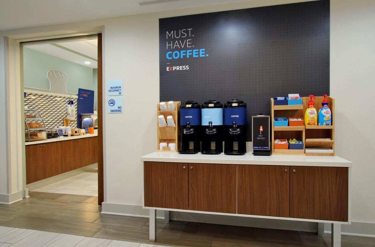 Holiday Inn Express & Suites Liberal Dış mekan fotoğraf